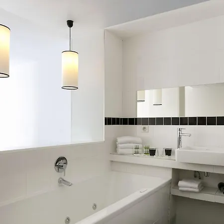 Standard Design 3* Paris